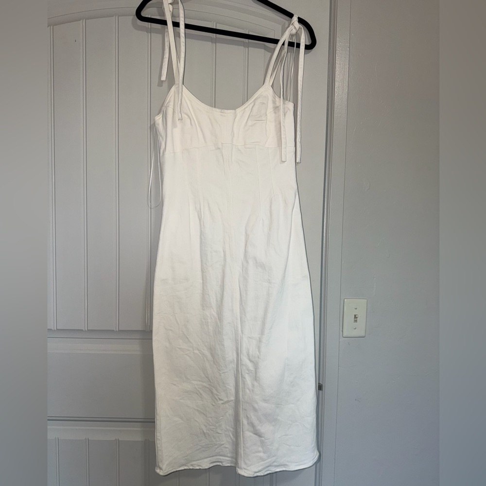 Crescent Ivory Sleeveless Blouse